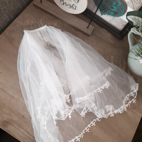 Girls First Communion Veil - White Holy 1st Communion Headpiece - Picture 9 of 15